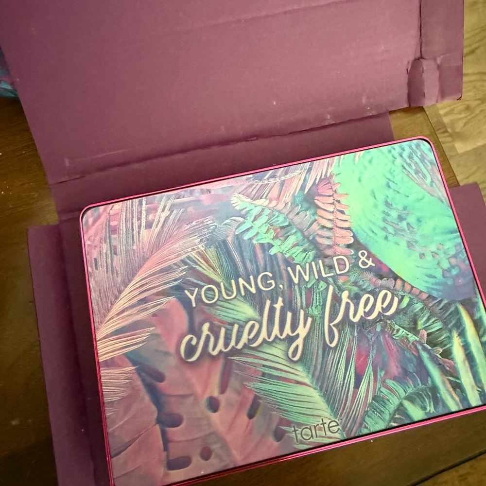 NWT! Tarte Unleashed Eyeshadow Palette with Teal, Gold, and Brown Shades - Picture 4 of 10